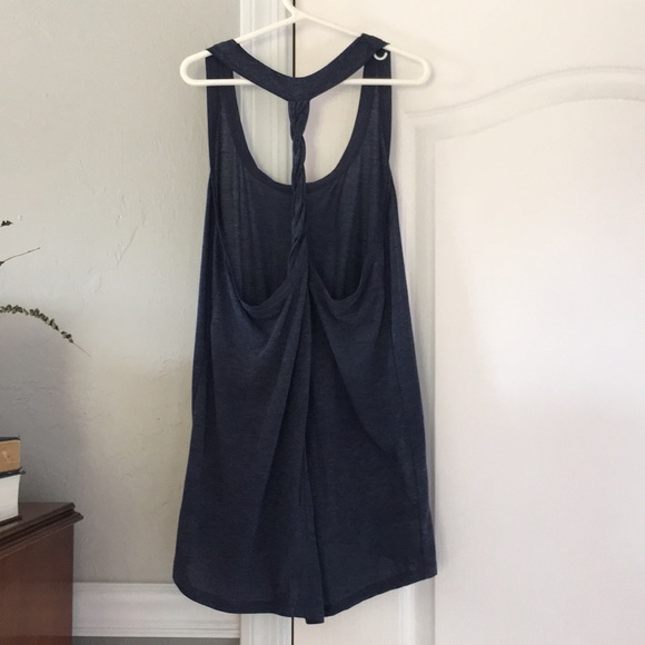 •GapFit Twisty Racerback Tank Top• - Picture 2 of 3